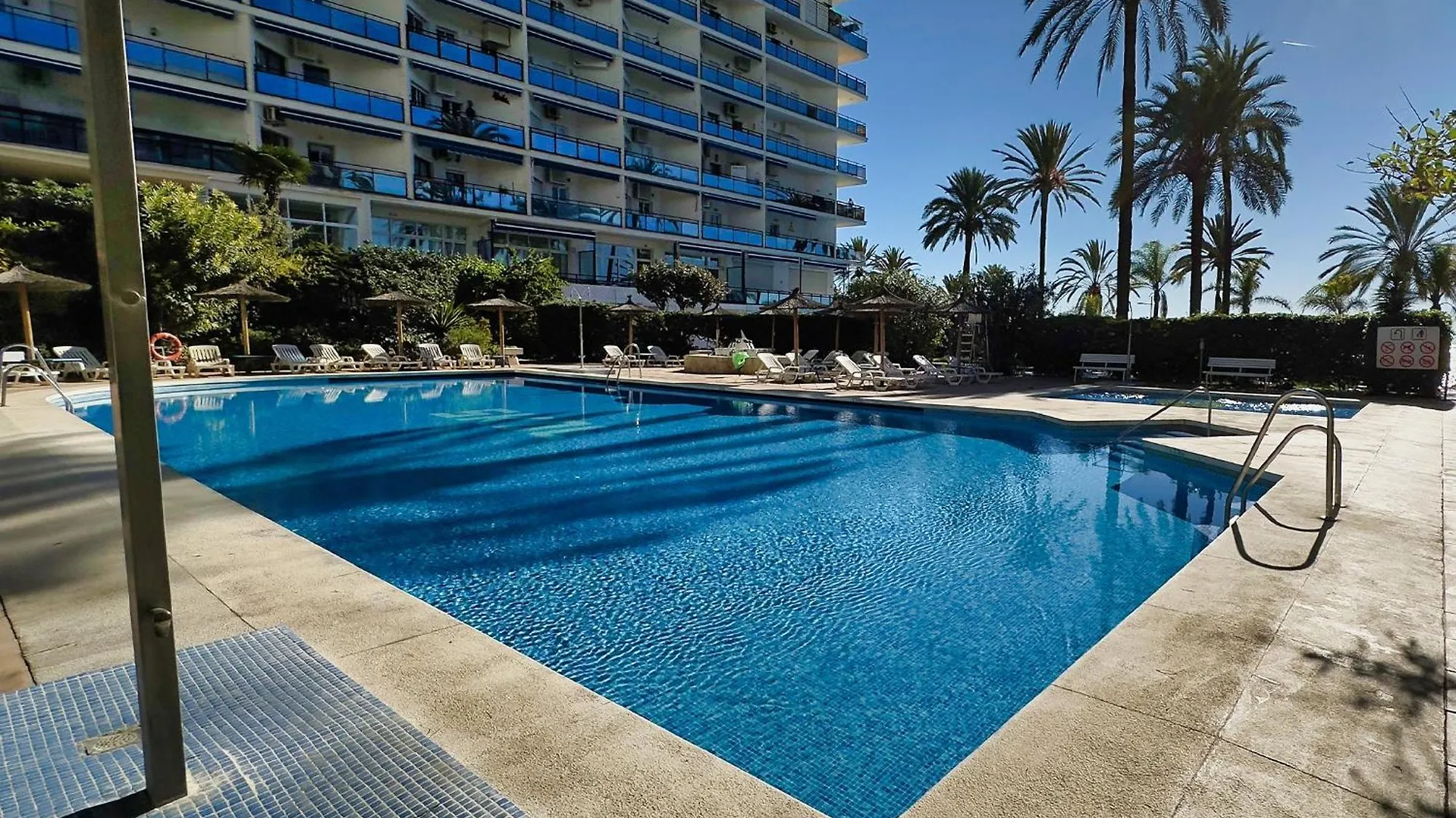 מארבלה Skol 412. Renovated Two Bedrooms Duplex With Sea View.